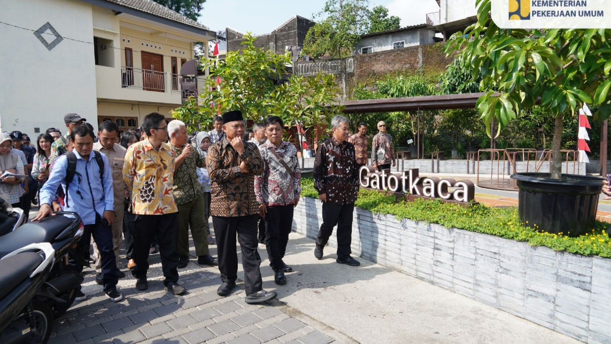 Kemenko Infra dan BPPW DIY Tinjau Ruang Terbuka Publik Gatotkaca di Sleman