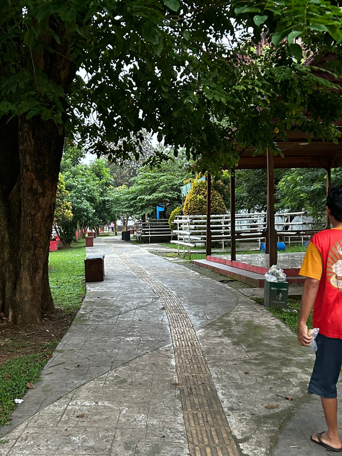 Peninjauan kawasan kumuh di Rusun Ilir Barat, Sumatera Selatan - Foto