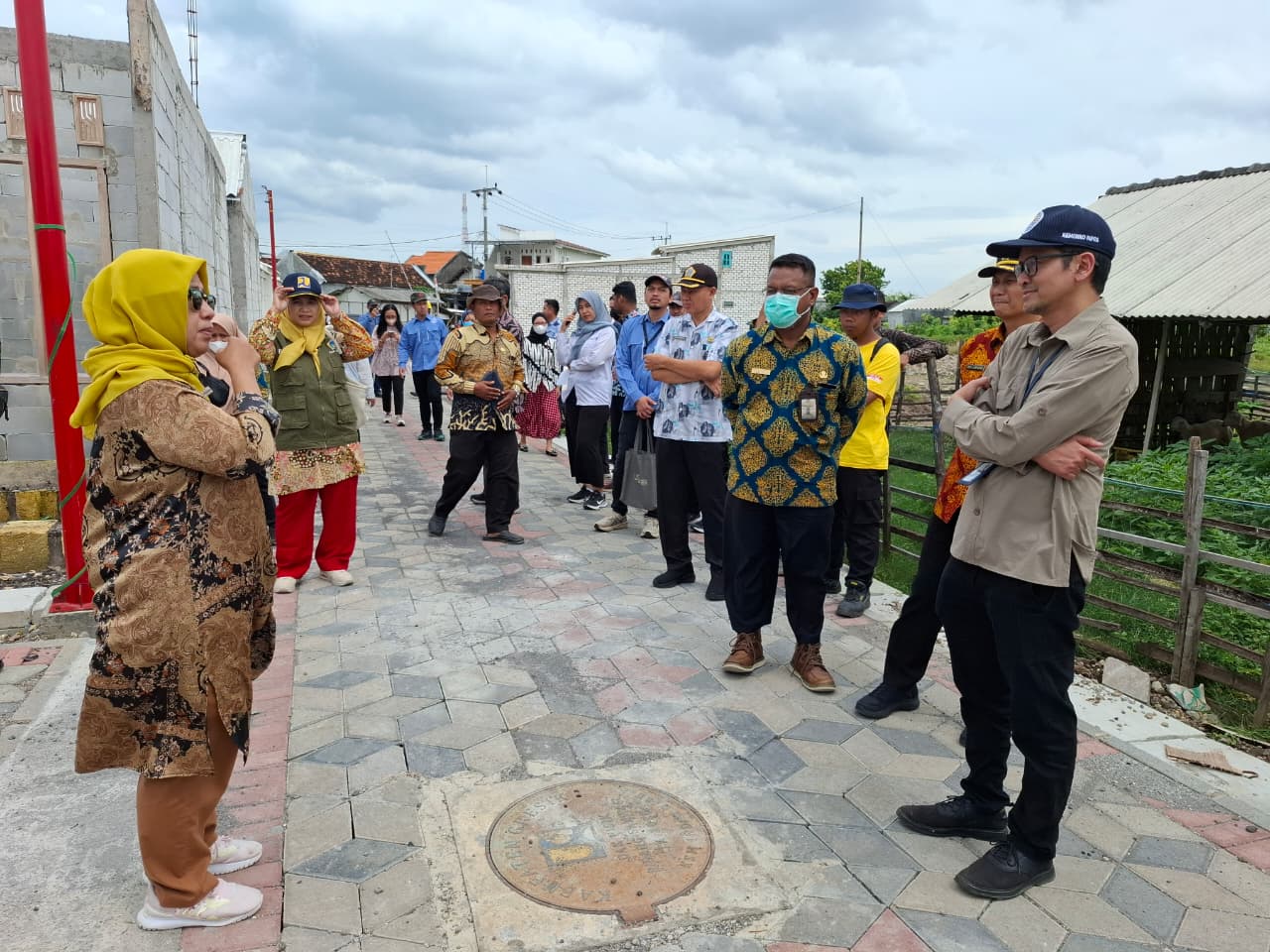 Kunjungan Kerja Monitoring dan Evaluasi Penataan Kawasan Kumuh melalui DAK PPKT TA 2025 di Kabupaten Gresik - Foto