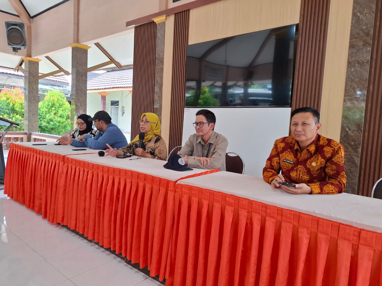 Kunjungan Kerja Monitoring dan Evaluasi Penataan Kawasan Kumuh melalui DAK PPKT TA 2025 di Kabupaten Gresik - Foto