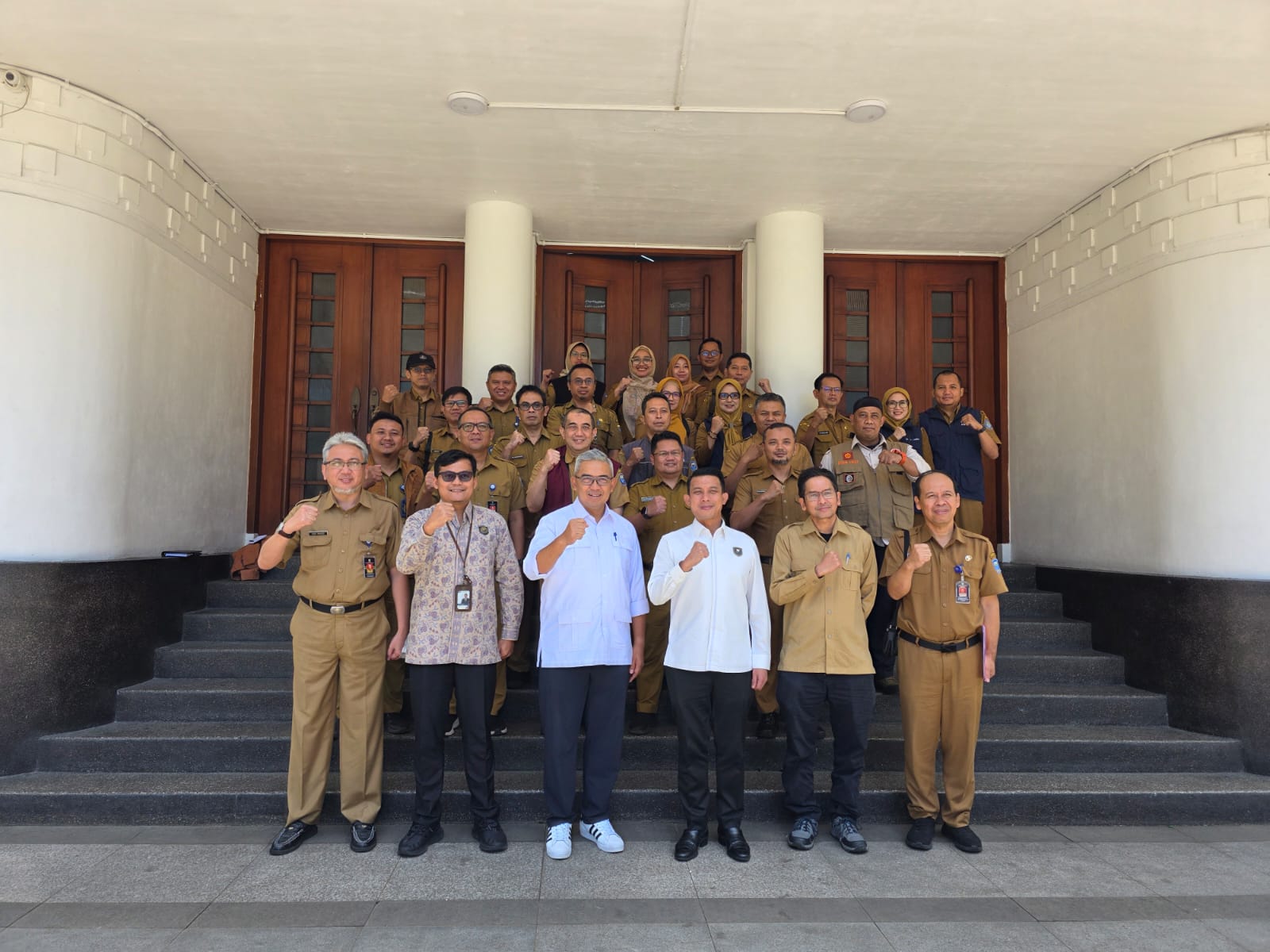 Kunjungan Lapangan untuk Meninjau Perkembangan Penataan Kawasan Permukiman di Tamansari (RDTS) - Foto