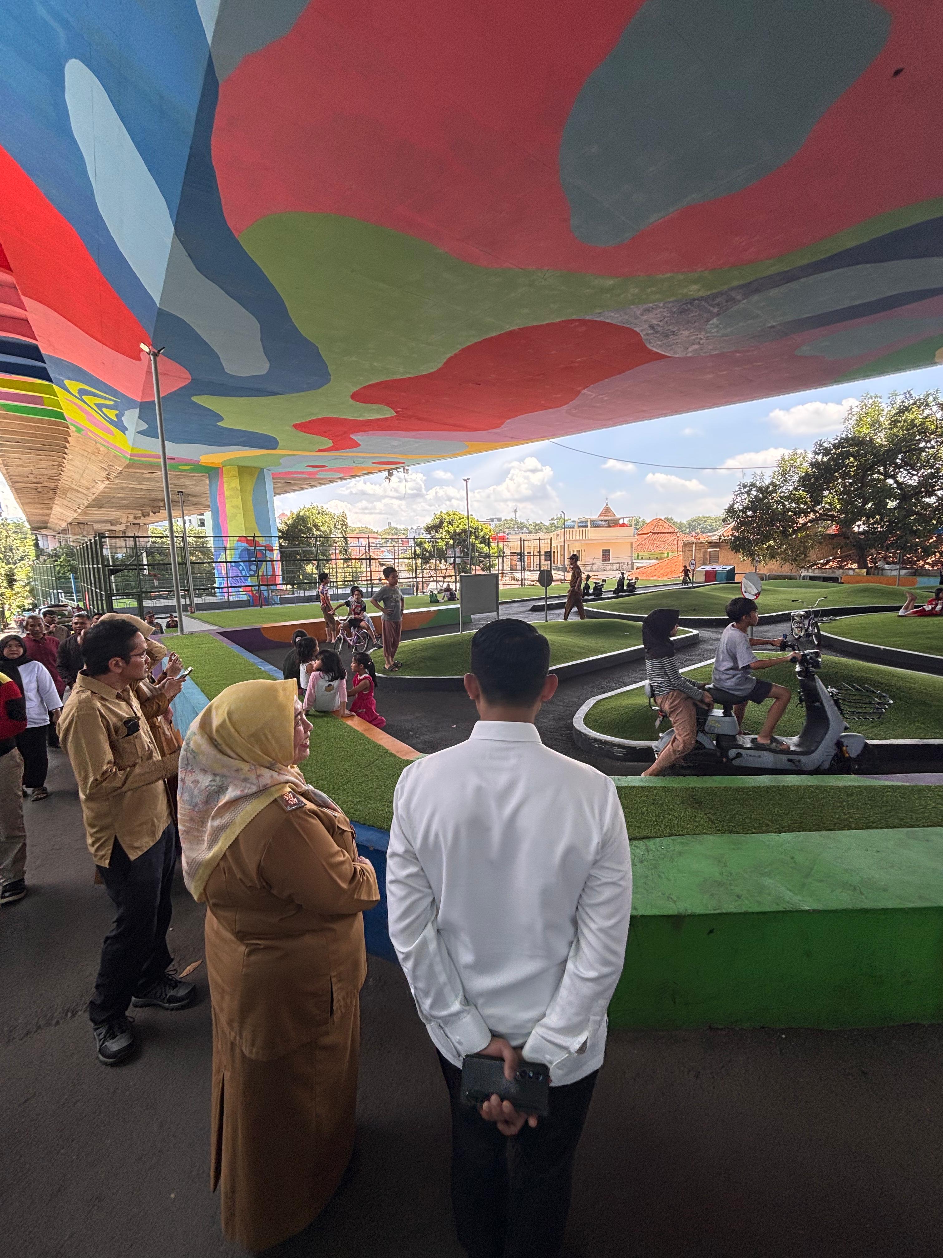 Kunjungan Lapangan untuk Meninjau Perkembangan Penataan Kawasan Permukiman di Tamansari (RDTS) - Foto