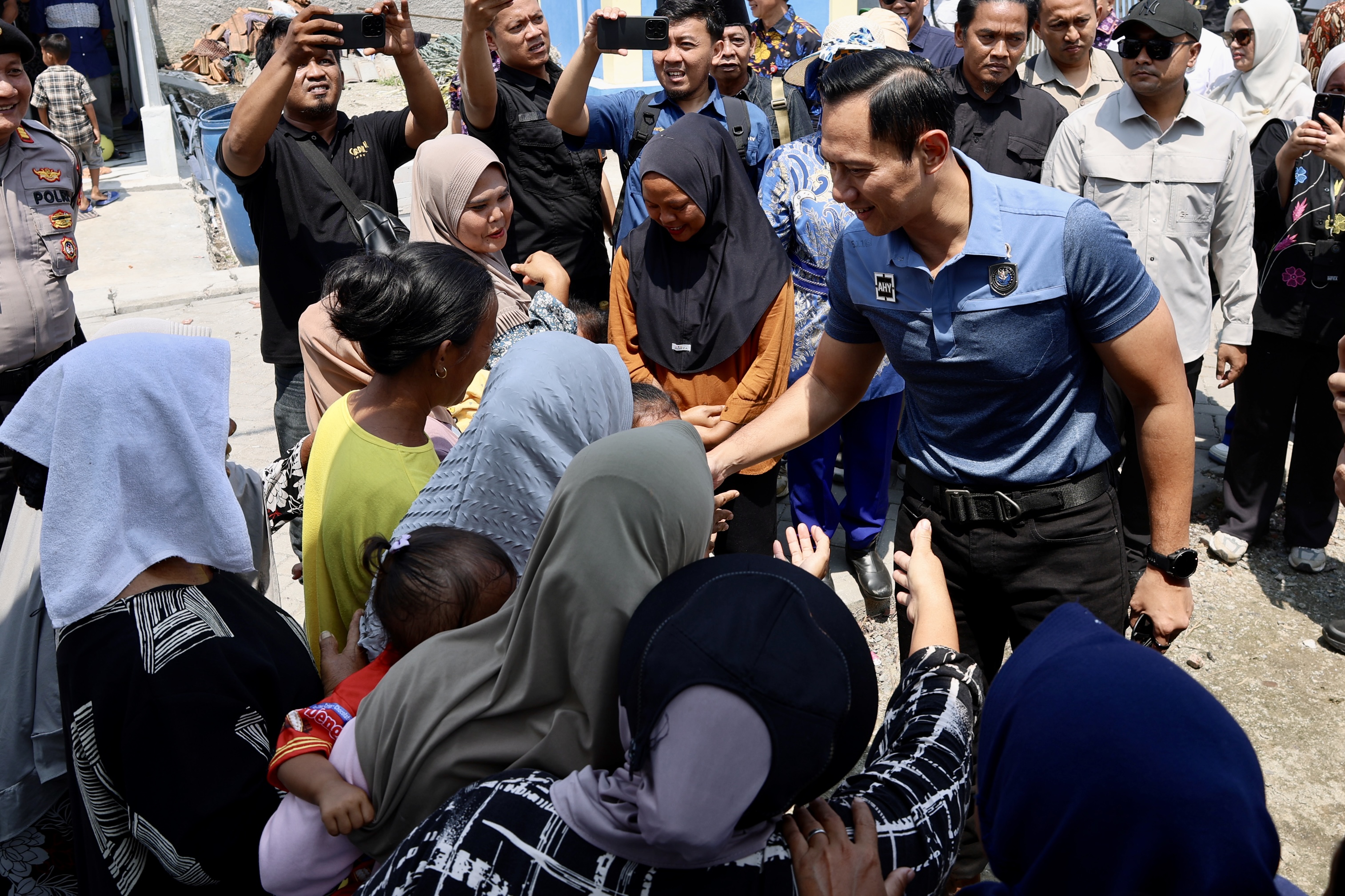 Kunjungan Menko ke Kampung Nelayan Tanjung Kait