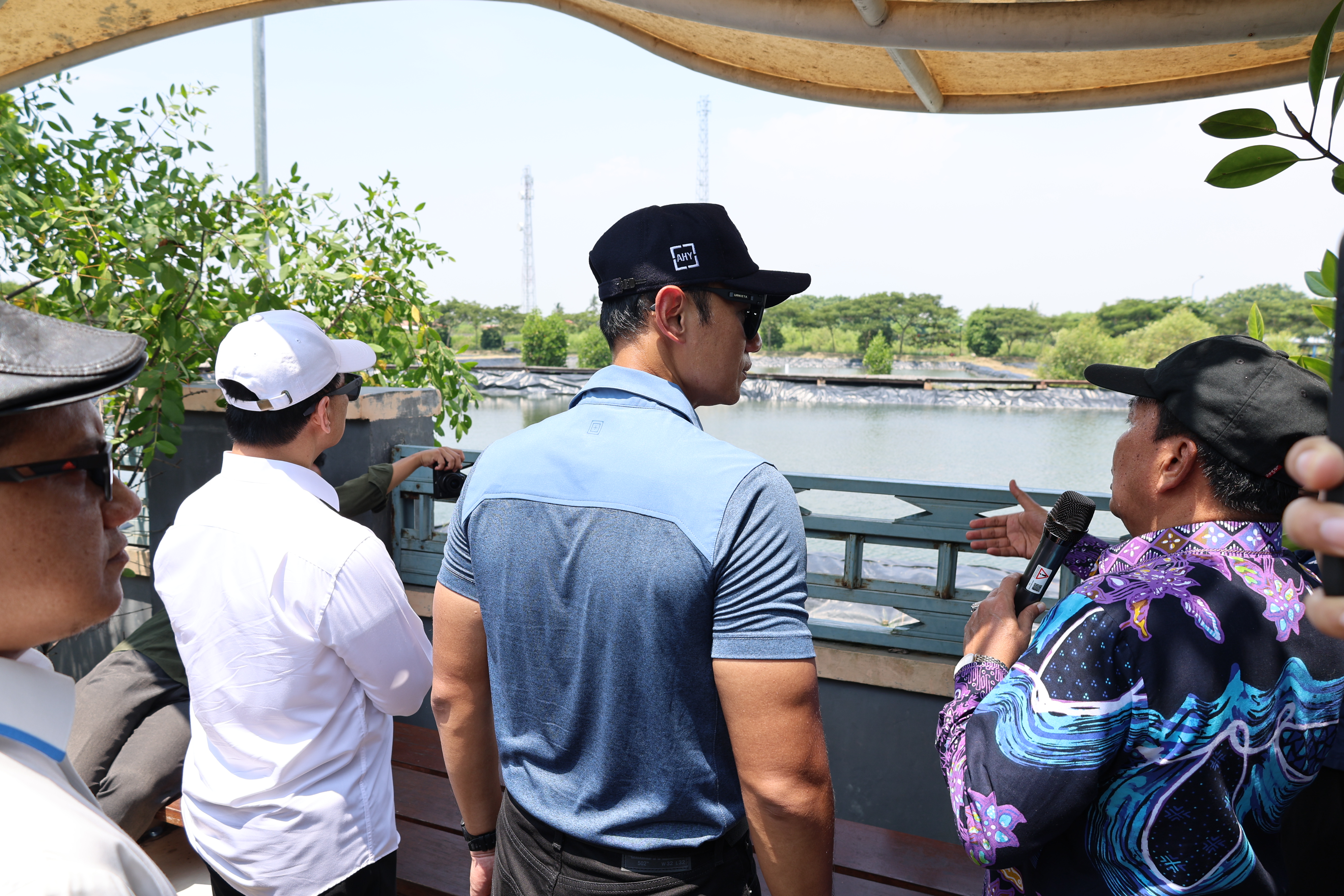 Kunjungan Menko ke Ketapang Urban Aquaculture - Foto