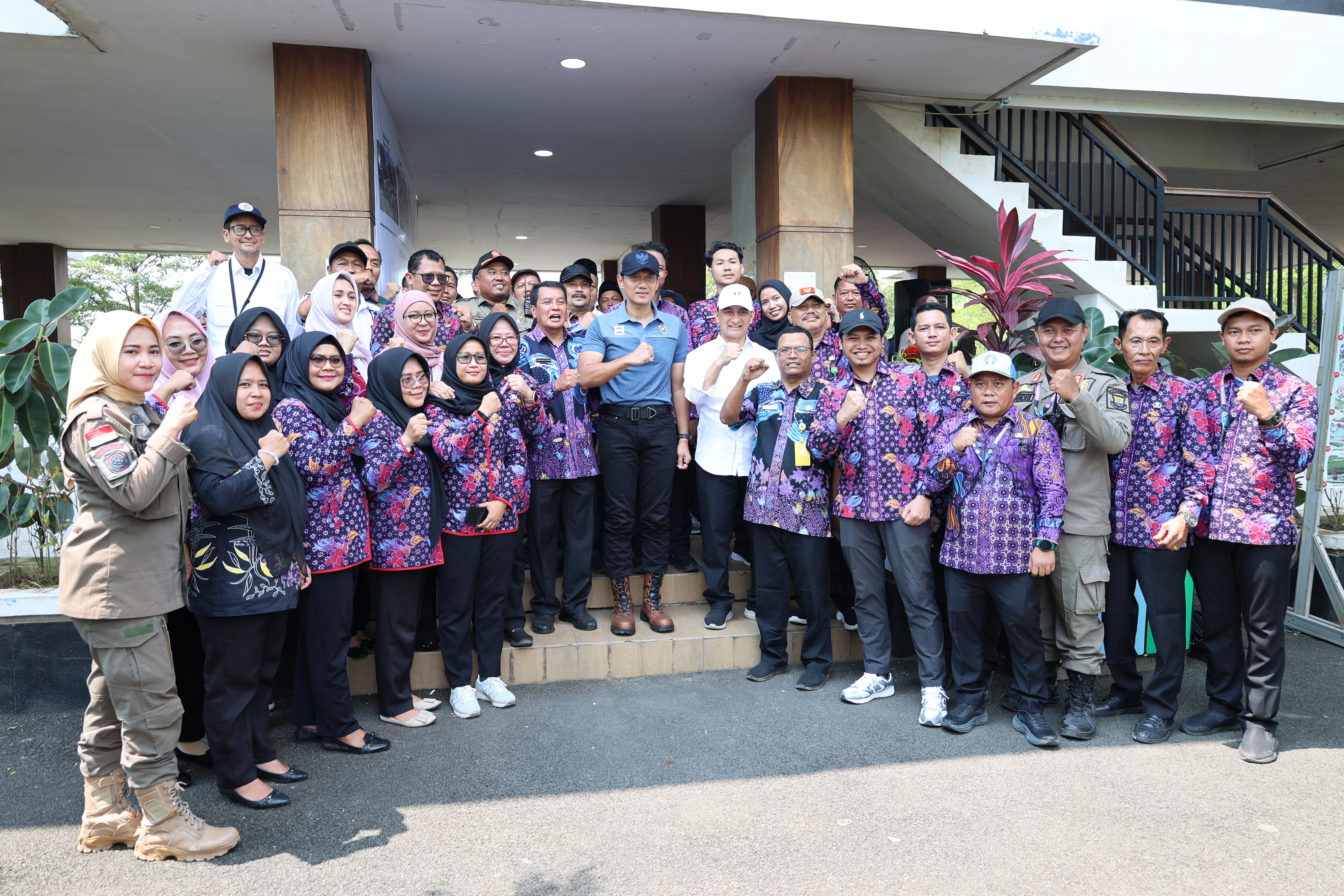 Kunjungan Menko ke Ketapang Urban Aquaculture - Foto